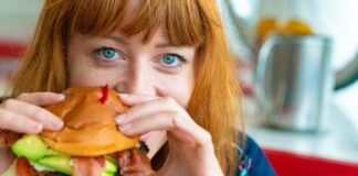 female consumers fast food burger