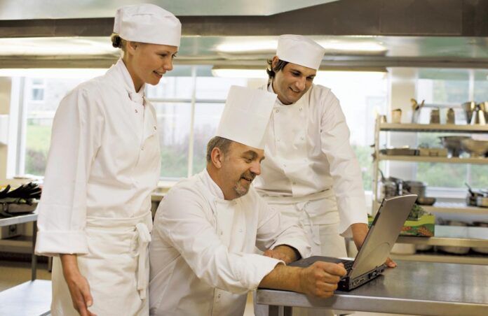 chefs laptop restaurant e-commerce