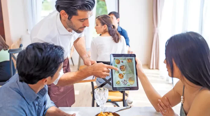 Using AI for restaurant customer service